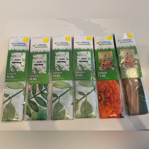 🔥3/$25🔥Lot of (6) 28X40” Garden Flags “hello spring” and “Welcome Friends” - Picture 5 of 7
